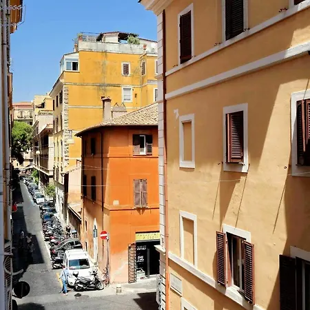 Borgo Pio Apartament *